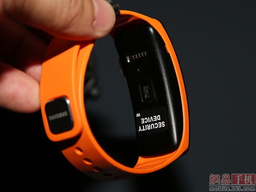 MWC 2014 三星Gear Fit智能手表图赏，可穿戴设备制造的鲜活样本